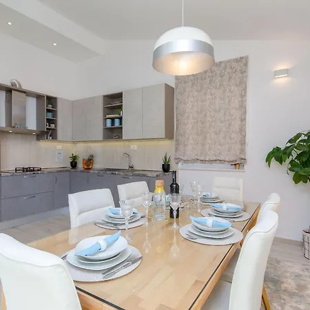 La Vie Apartamento Sumpetar